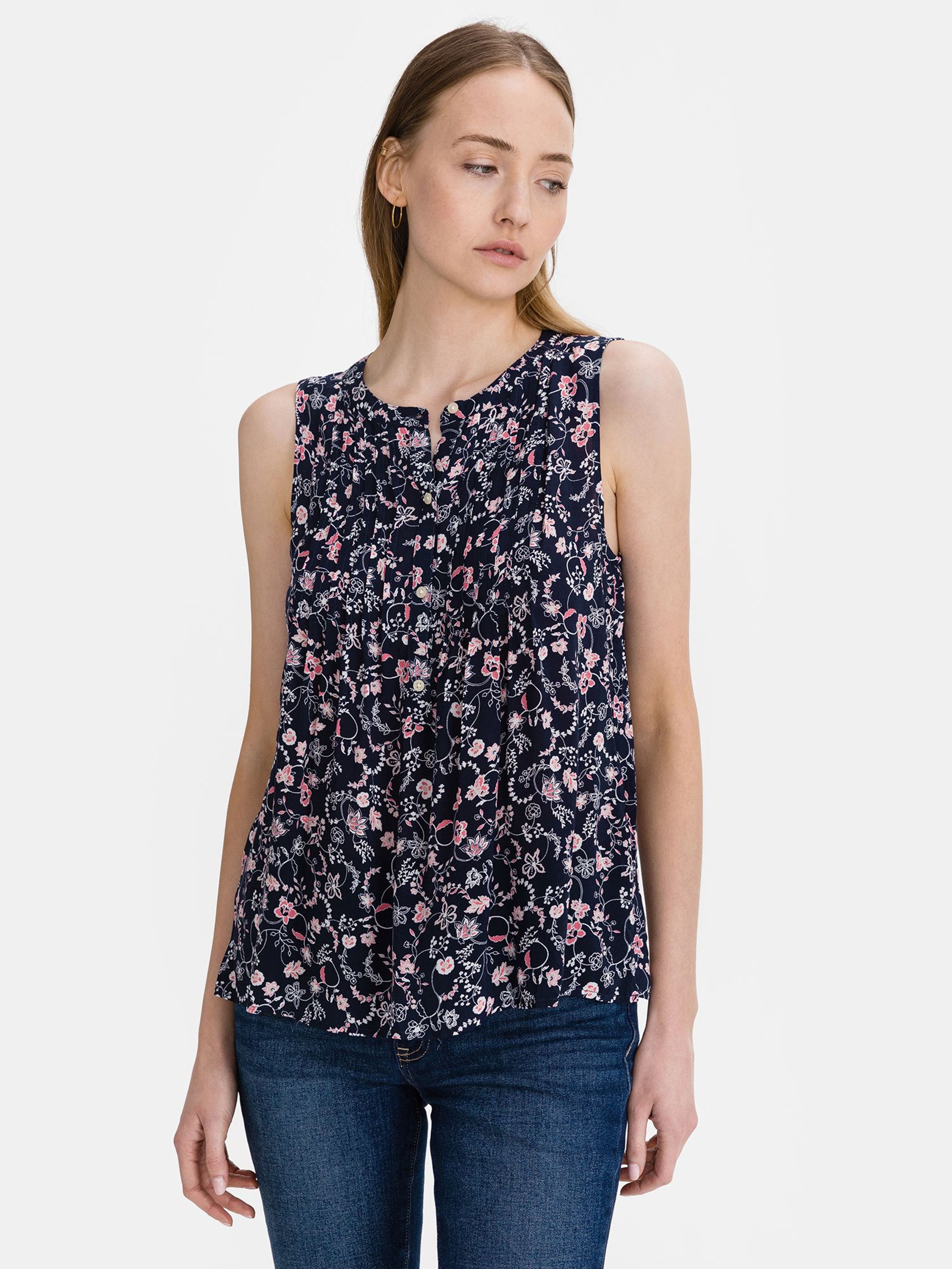 Top pintuck sleeveless