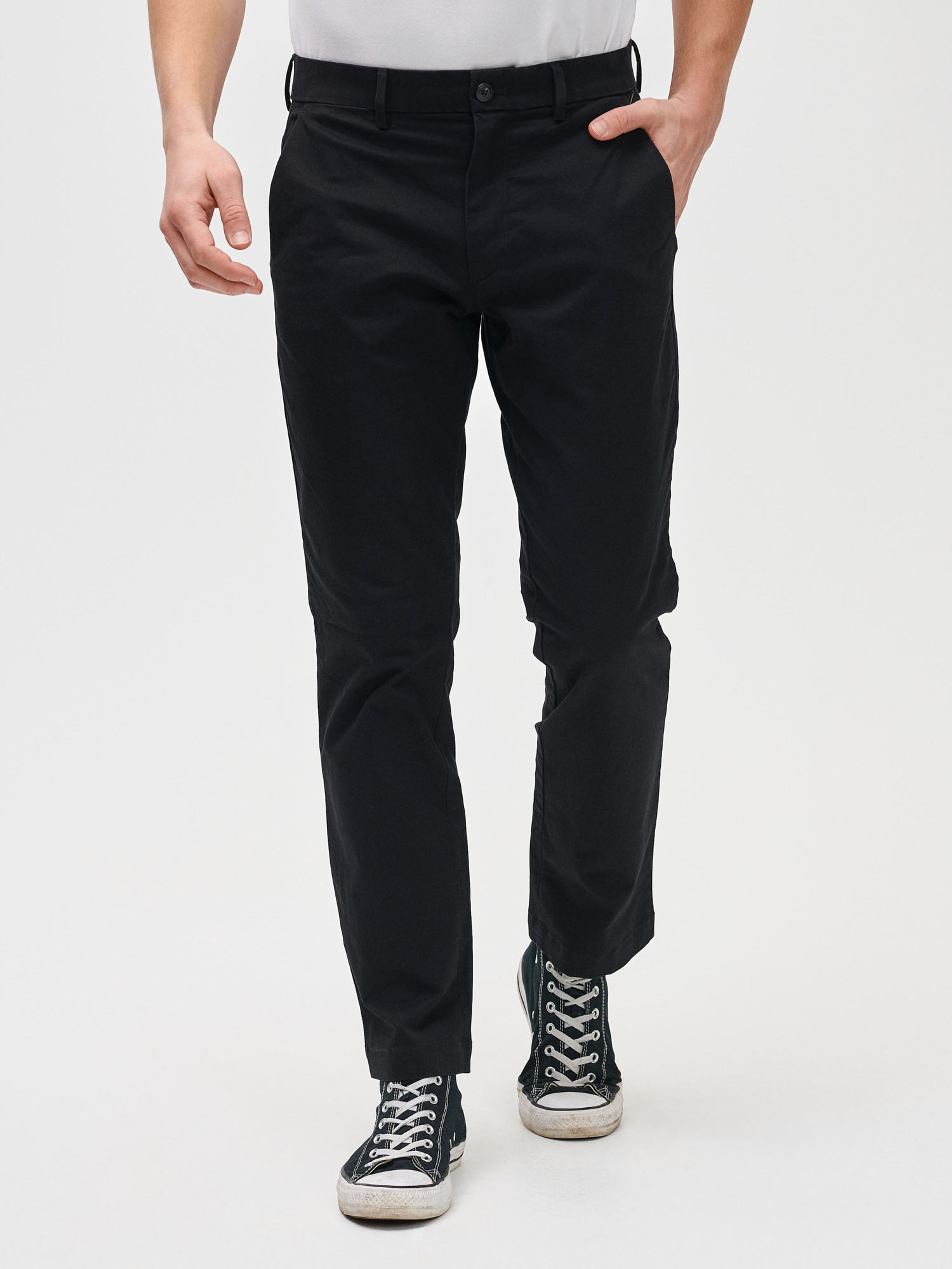 Spodnie modern khaki in straight fit GapFlex
