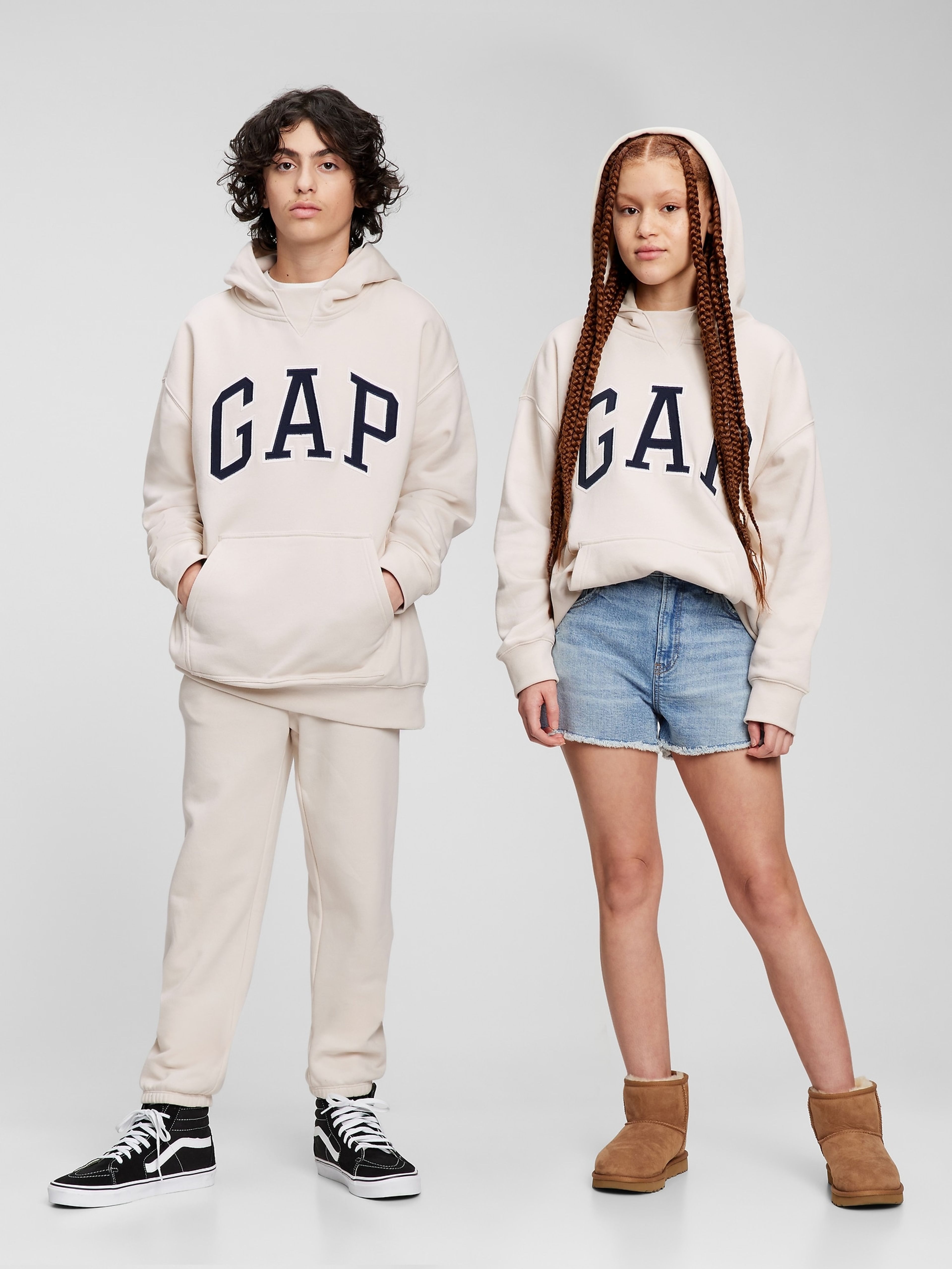 Teen bluza z logo GAP i kapturem